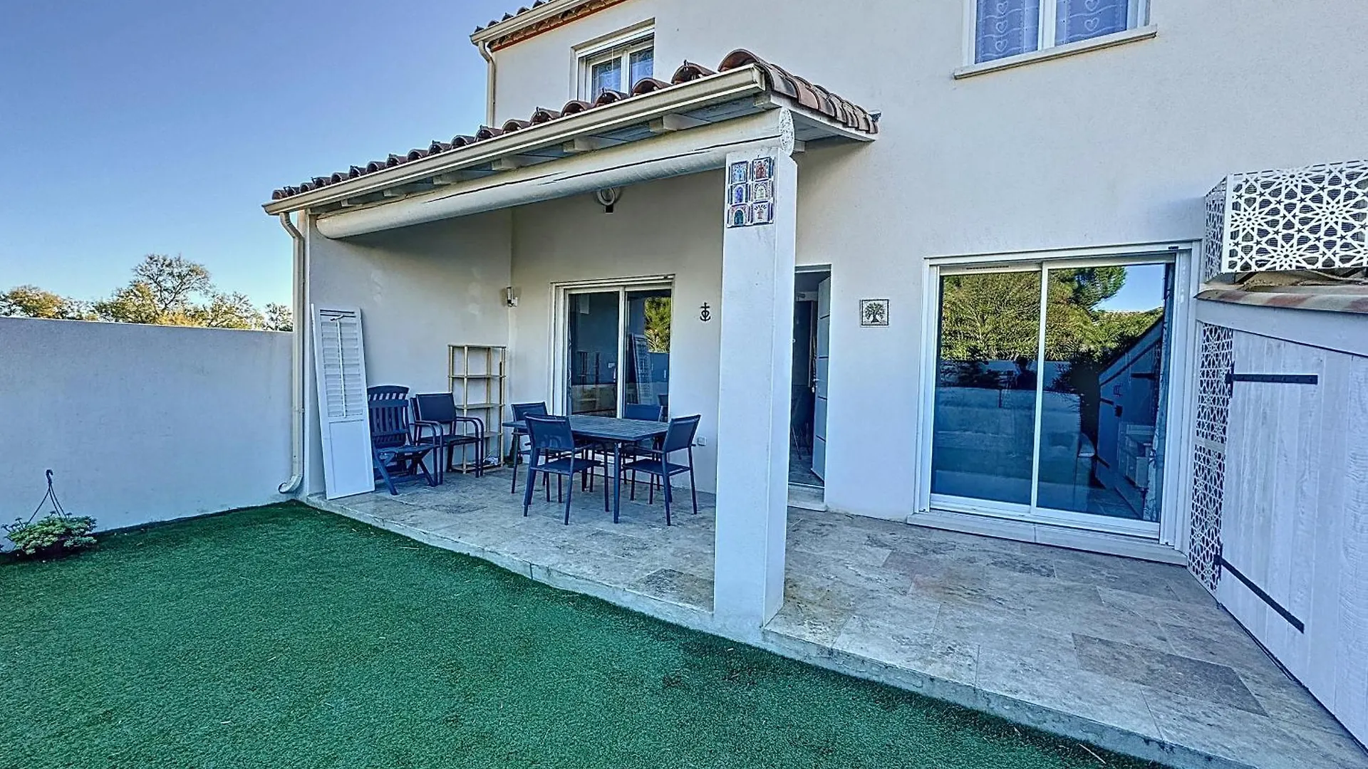 Maison Mitoyenne Climatisee Pour 6 Pers. A Saintes-Maries-De-La-Mer - Fr-1-475-149
